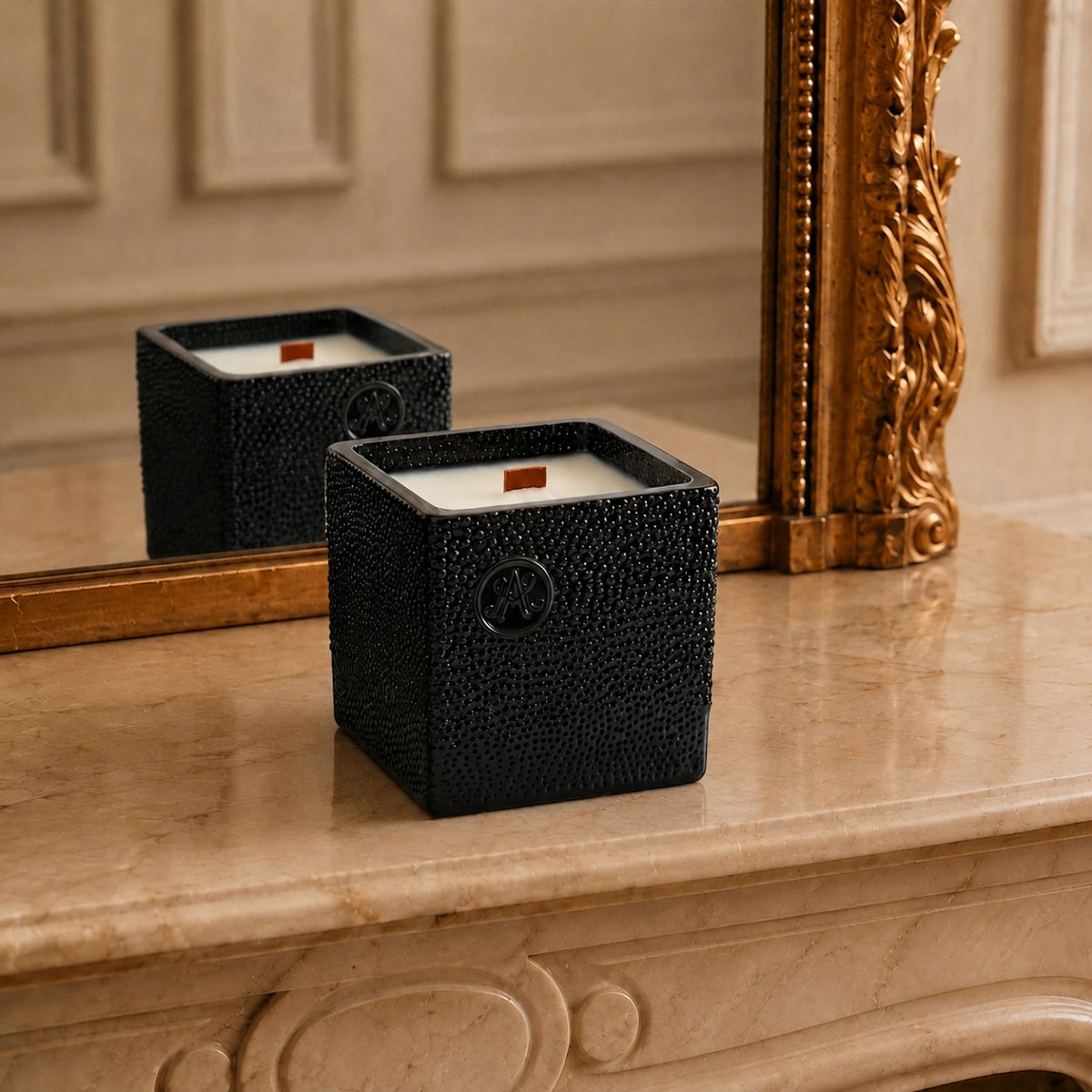 IV. FORTITUDO LIGNORUM Scented Candle 220g