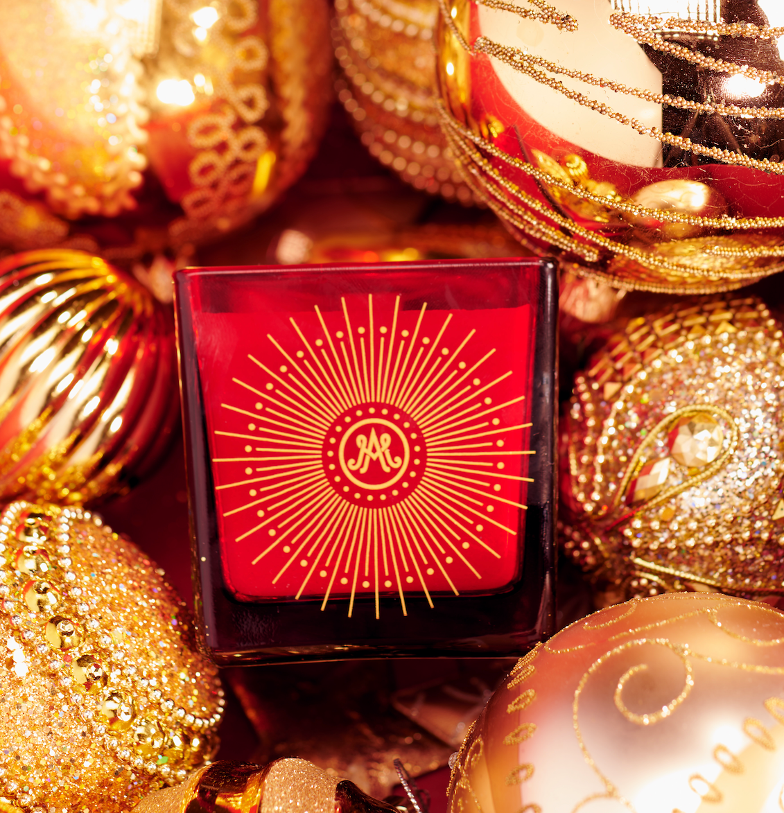 XI SPICY ROUGE- Scented Candle 220g