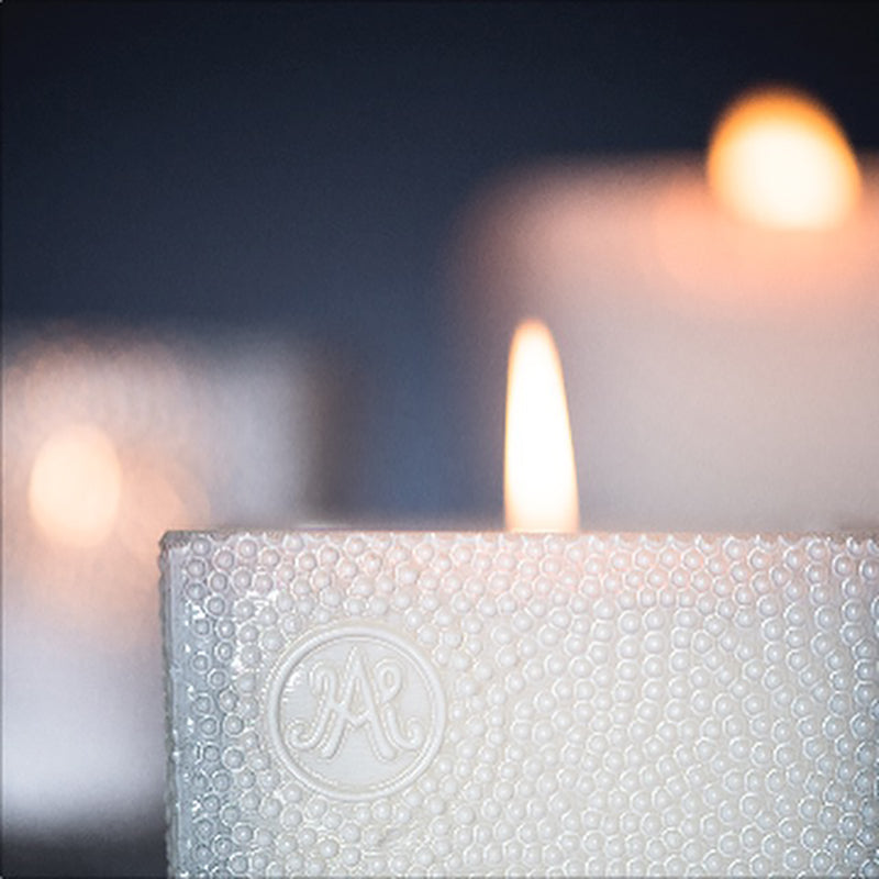VI. FLOS FELICITAS Scented Candle 220g