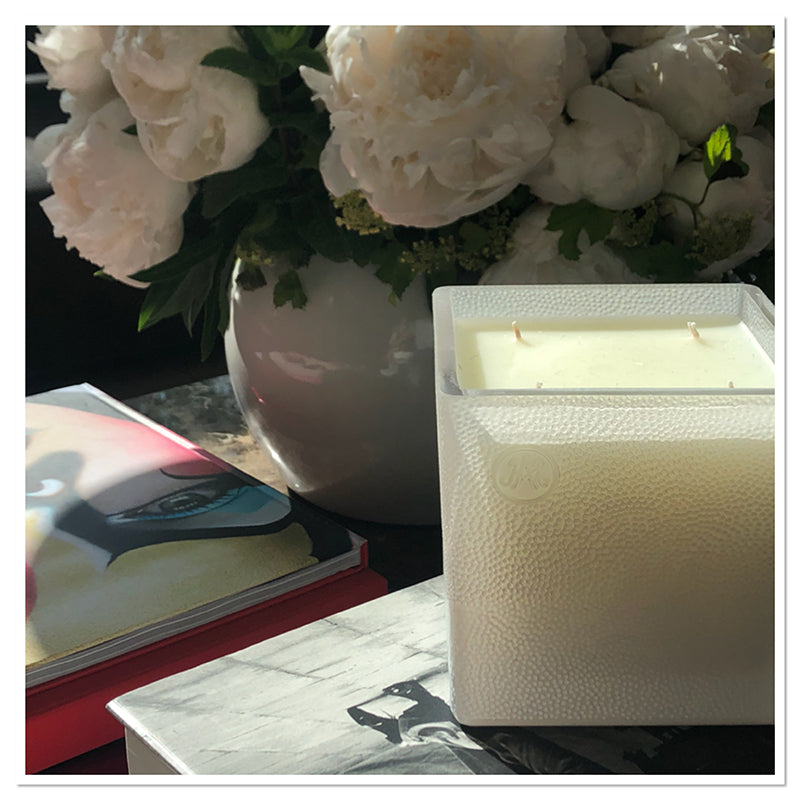 VI. FLOS FELICITAS Scented Candle 4 wicks 1.1kg
