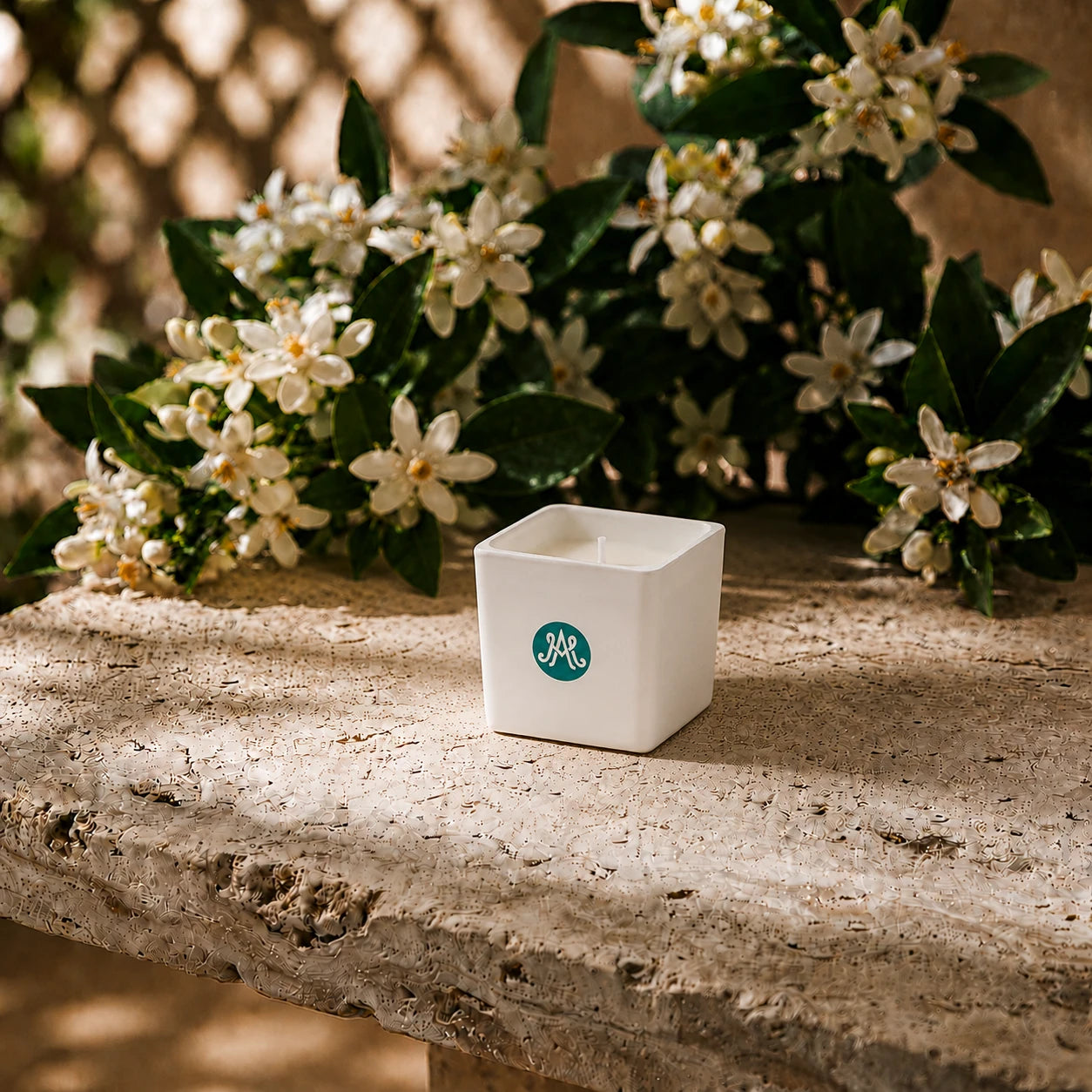 VI. FLOS FELICITAS Scented Candle 220g